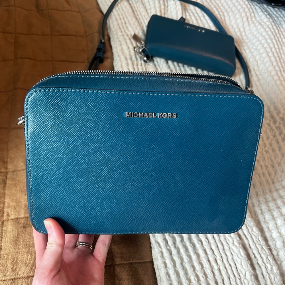 Michael Kors matching crossbody bag/purse & wallet. Brand new. Never carried.